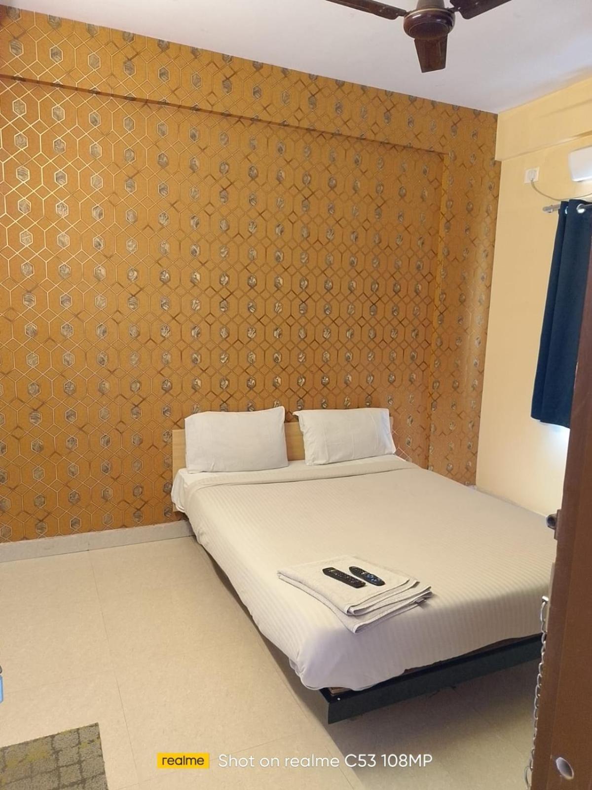 Hotel Pallavi Grand Bangalore Esterno foto