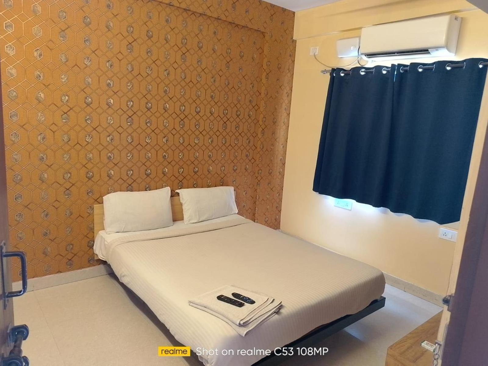 Hotel Pallavi Grand Bangalore Esterno foto